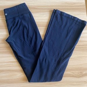 Lululemon reversible mid-rise flared legging 28”